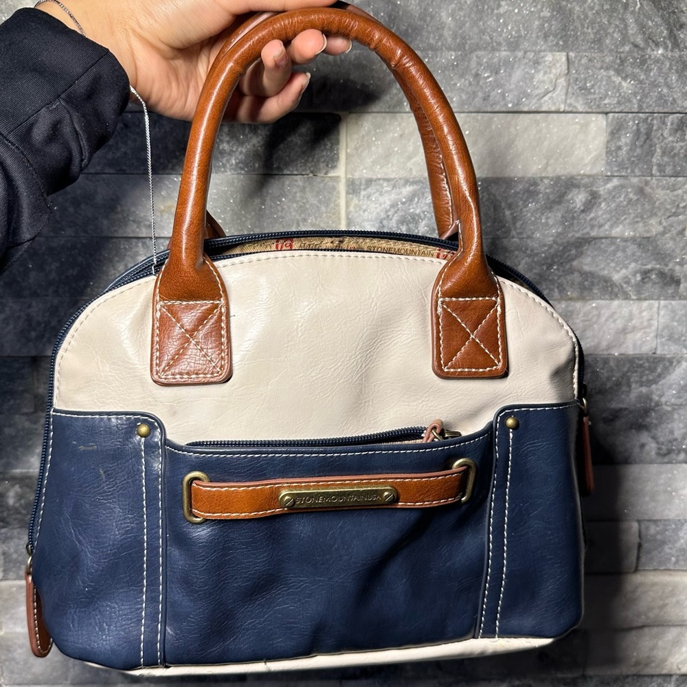 Vintage Stone mountain shoulder bag.